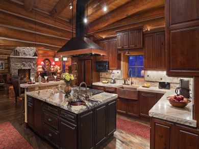 Five Bedroom Mountain View Rental Home in Steamboat Springs